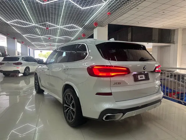 BMW X5 — Фото автомобиля 9