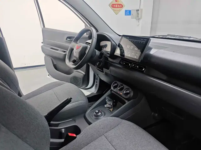 Wuling Hongguang — Фото автомобиля 7
