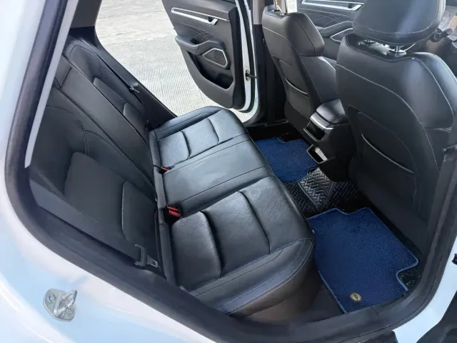 Geely Emgrand — Фото автомобиля 14