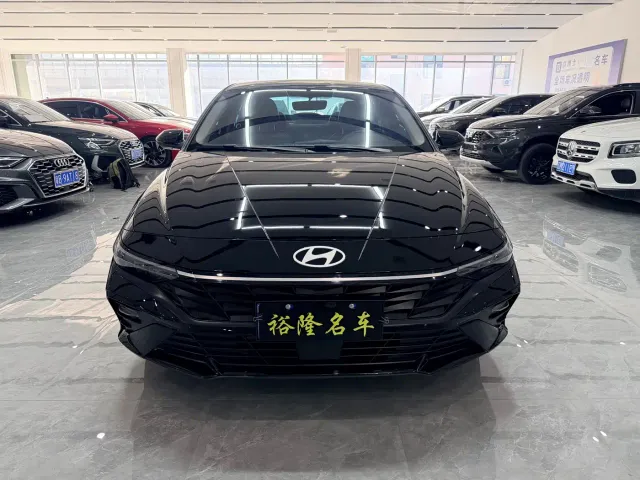 Hyundai Elantra — Фото автомобиля 2