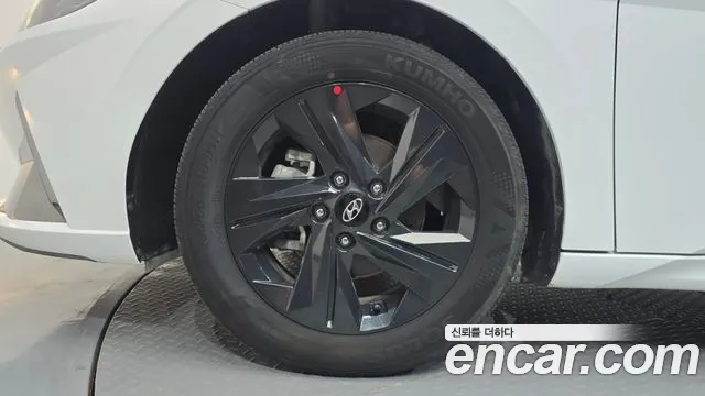 Hyundai Avante CN7 — Фото автомобиля 5