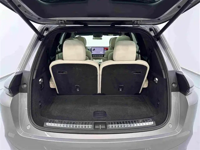 Li Auto L8 — Фото автомобиля 25
