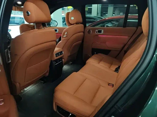 Li Auto L7 — Фото автомобиля 16