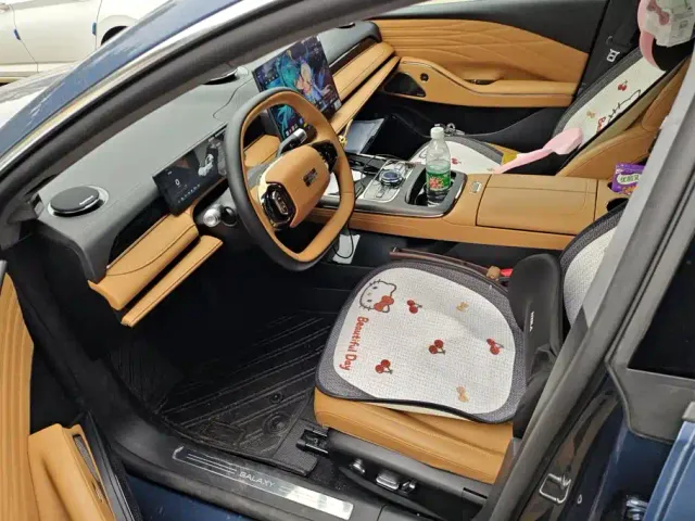 Geely Galaxy Xingyao 8 — Фото автомобиля 9