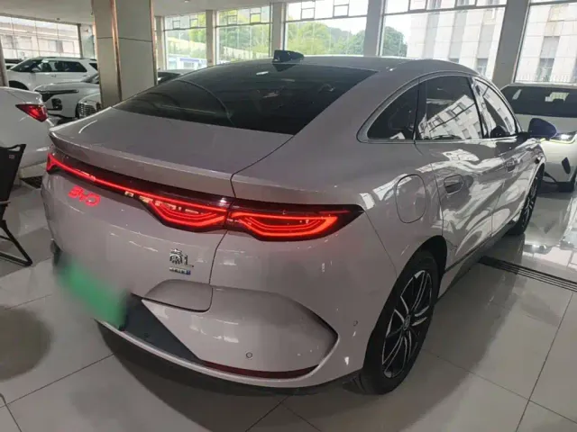 BYD Qin L — Фото автомобиля 6
