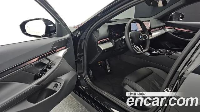 BMW 5-Series — Фото автомобиля 9