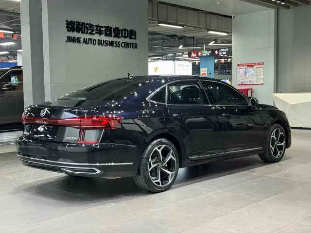 Volkswagen Passat — Фото автомобиля 5