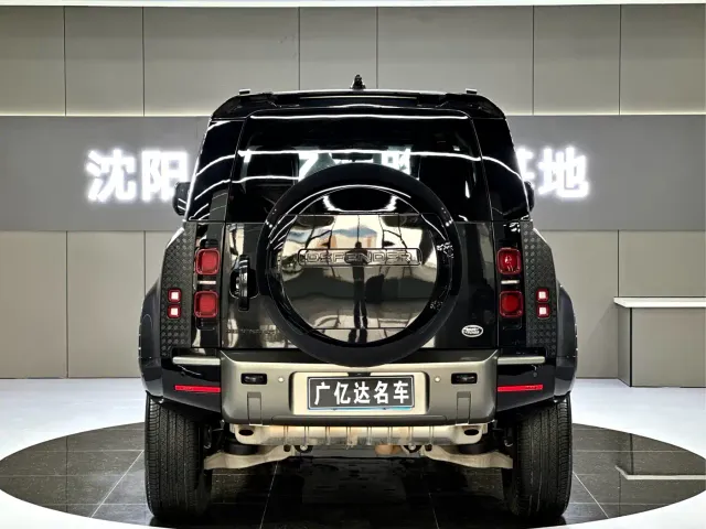 Land Rover Defender — Фото автомобиля 20