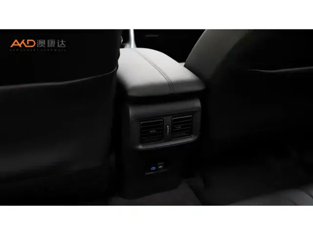 Toyota RAV4 — Фото автомобиля 9