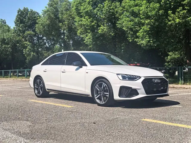 Audi A4L — Фото автомобиля 2