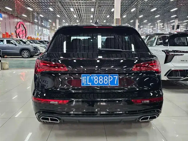 Audi Q5L — Фото автомобиля 4