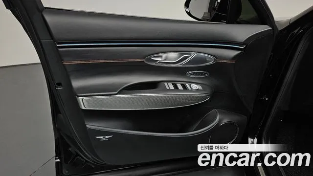 Genesis GV70 — Фото автомобиля 23