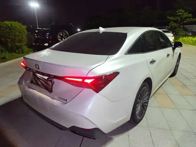 Toyota Avalon — Фото автомобиля 9