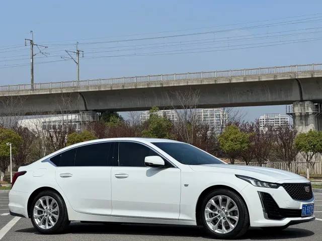 Cadillac CT5 — Фото автомобиля 3