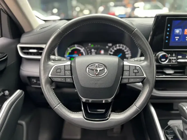 Toyota Highlander — Фото автомобиля 10