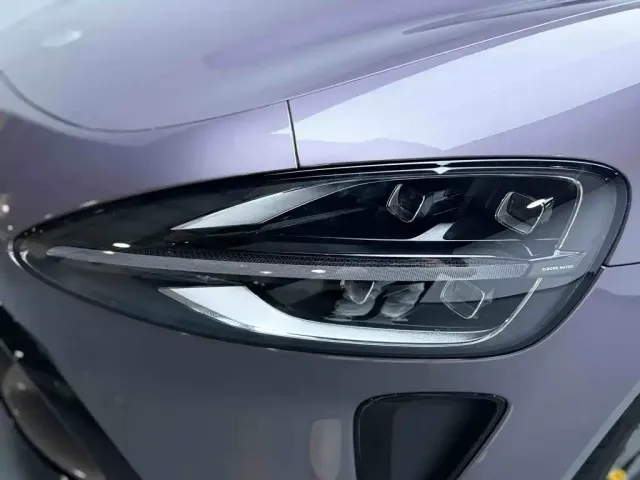 Xiaomi SU7 — Фото автомобиля 22