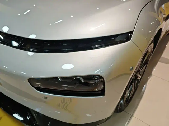 Xpeng P7 — Фото автомобиля 23