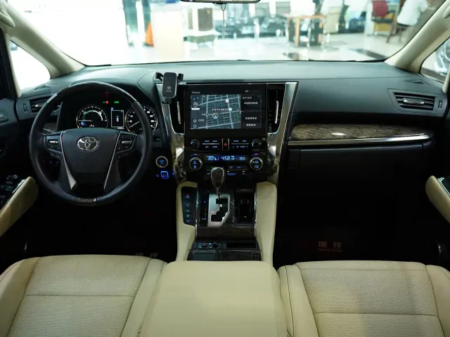 Toyota Vellfire — Фото автомобиля 7