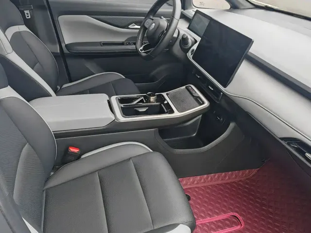 Hycan Z03 — Фото автомобиля 14