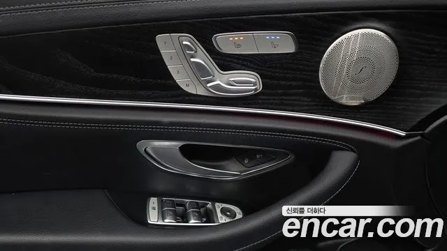 Mercedes-Benz E-Class — Фото автомобиля 29