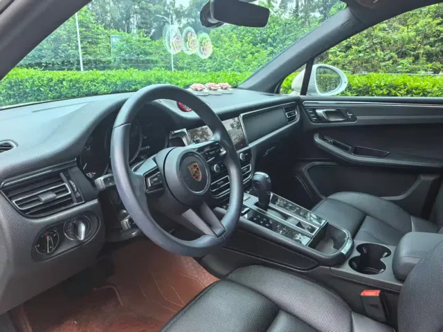 Porsche Macan — Фото автомобиля 6