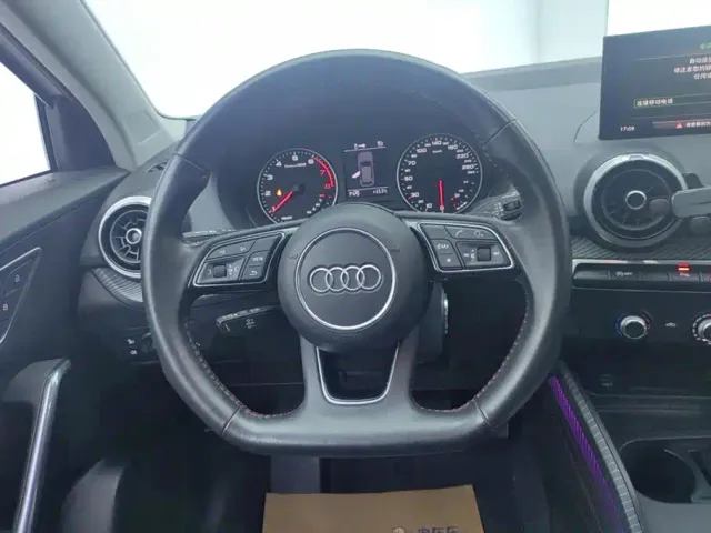 Audi Q2L — Фото автомобиля 15