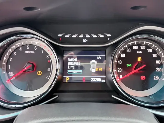 Chevrolet Orlando — Фото автомобиля 12