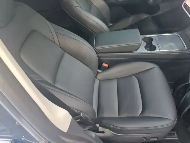 Tesla Model Y — Фото автомобиля 19