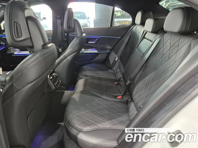 Mercedes-Benz E-Class — Фото автомобиля 11