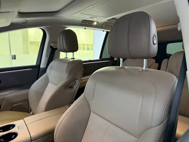 Li Auto i8 — Фото автомобиля 12