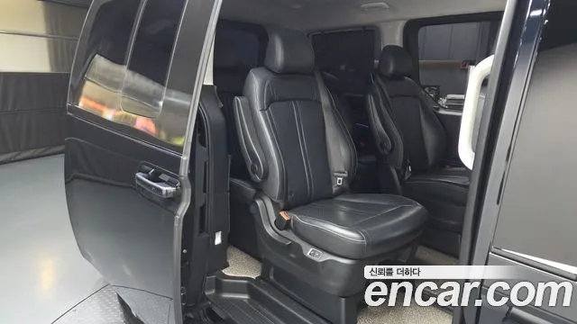 Hyundai Staria Staria 4WD Lounge 9 мест — Фото автомобиля 12