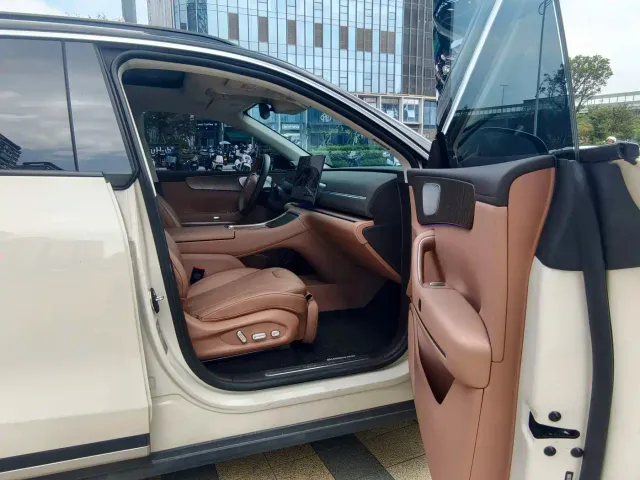 Leapmotor C11 — Фото автомобиля 9