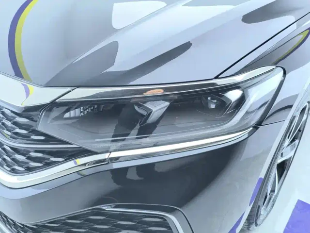 Volkswagen Passat — Фото автомобиля 5