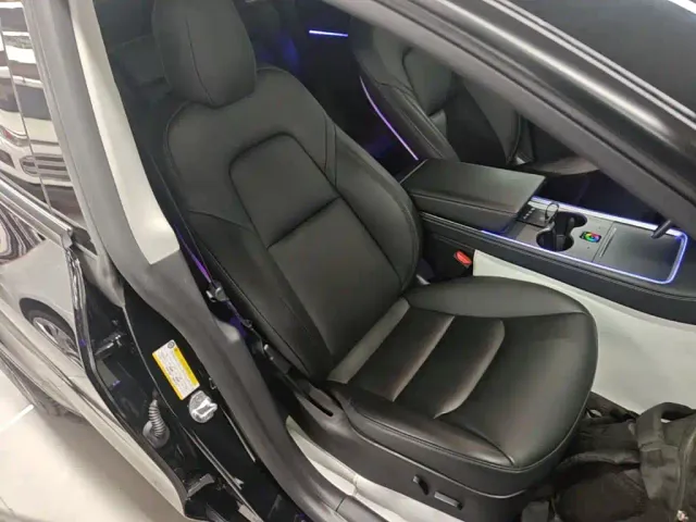 Tesla Model Y — Фото автомобиля 24
