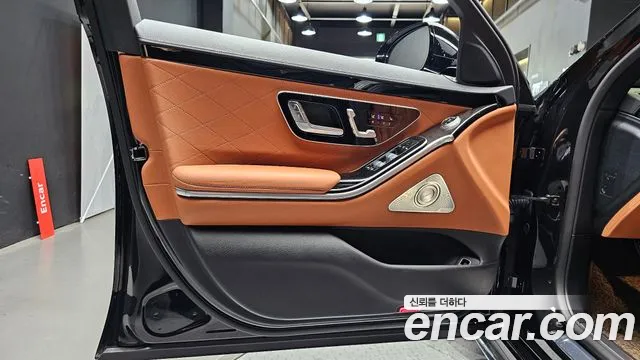 Mercedes-Benz S-Class — Фото автомобиля 23