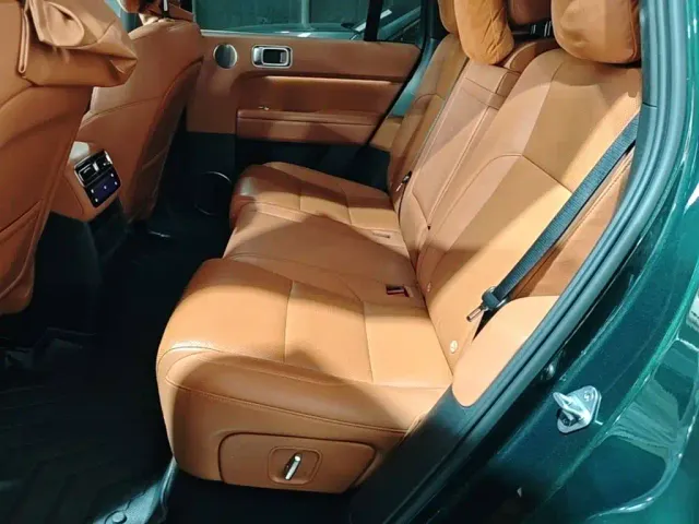 Li Auto L6 — Фото автомобиля 21