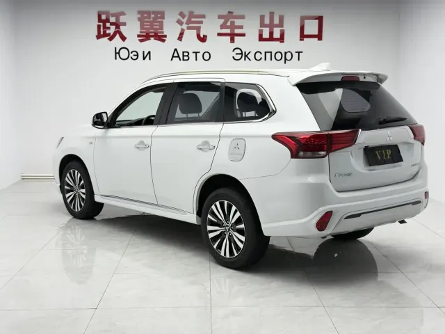 Mitsubishi Outlander — Фото автомобиля 4