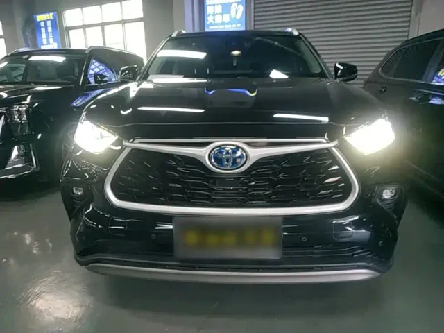 Toyota Highlander — Фото автомобиля 2