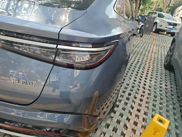 BYD Seal 07 DM-i — Фото автомобиля 7
