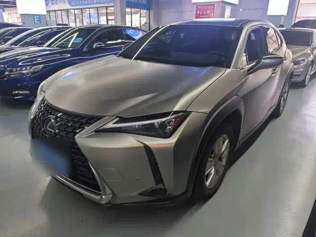 Фотография автомобиля — Lexus UX