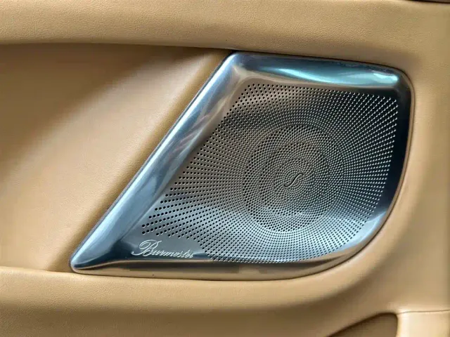 Mercedes-Benz V-Class — Фото автомобиля 30