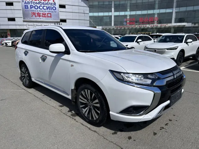 Mitsubishi Outlander — Фото автомобиля 3