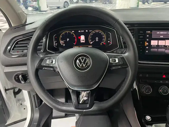 Volkswagen T-Roc — Фото автомобиля 14