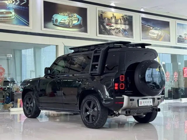 Land Rover Defender — Фото автомобиля 15