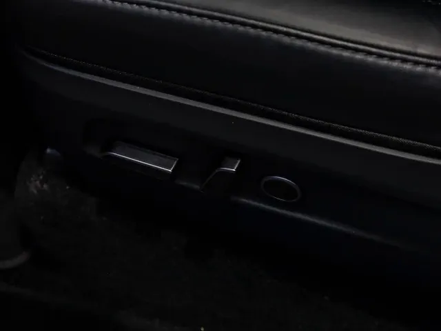 Tesla Model Y — Фото автомобиля 22