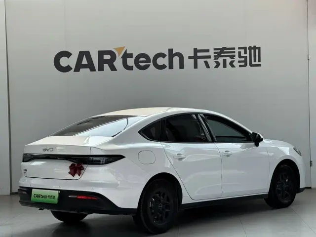BYD Seal 05 DM-i — Фото автомобиля 4