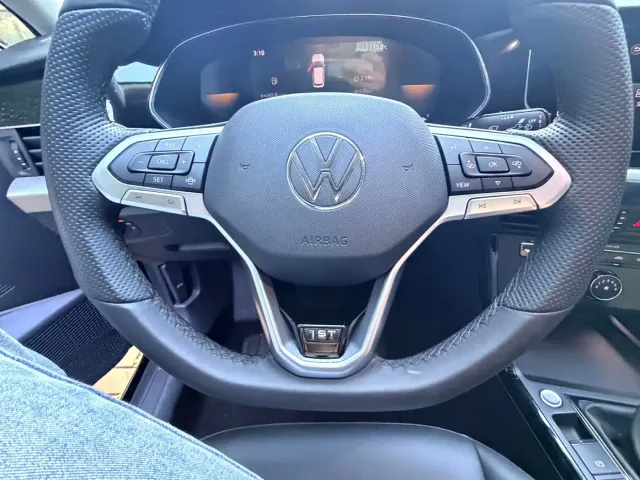 Volkswagen Passat — Фото автомобиля 16