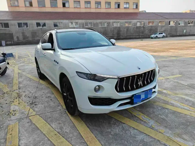 Maserati Levante — Фото автомобиля 2