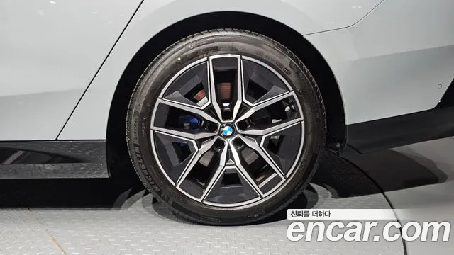 BMW 5-Series — Фото автомобиля 15