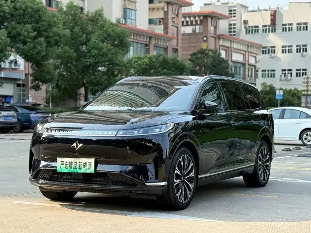 Фотография автомобиля — Dongfeng eπ 008
